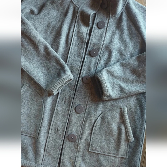 Jones New York Charcoal Gray Coat Size Large Wool & Nylon Blend Large Buttons. - Picture 3 of 12